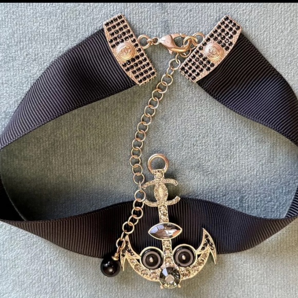 Chanel Black Anchor CC Choker Gold Rhinestones Necklace Made in Italy Nautical - Picture 2 of 4